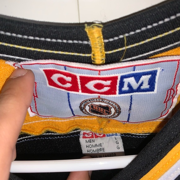 ❌SOLD❌ Ccm official nhl bobby orr Boston’s bruins throwback jersey - Picture 8 of 11